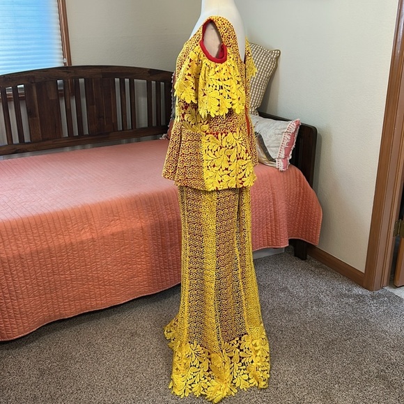 Vibrant African Ankara Style Lace Top & Skirt Set approximate size XL-XXL - Picture 7 of 17